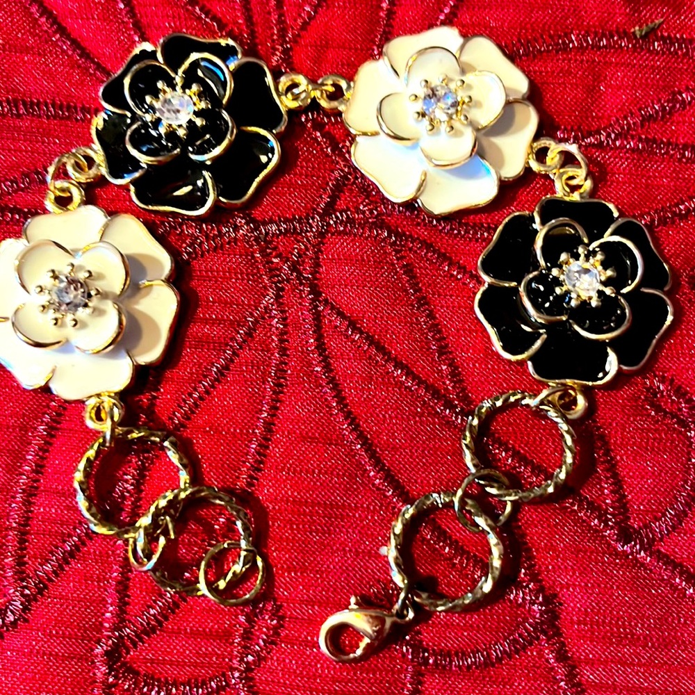 Roses Black White Crystal Metal Bracelet